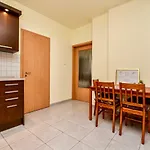 Cappuccino Apartment With Balcony And Free Parking